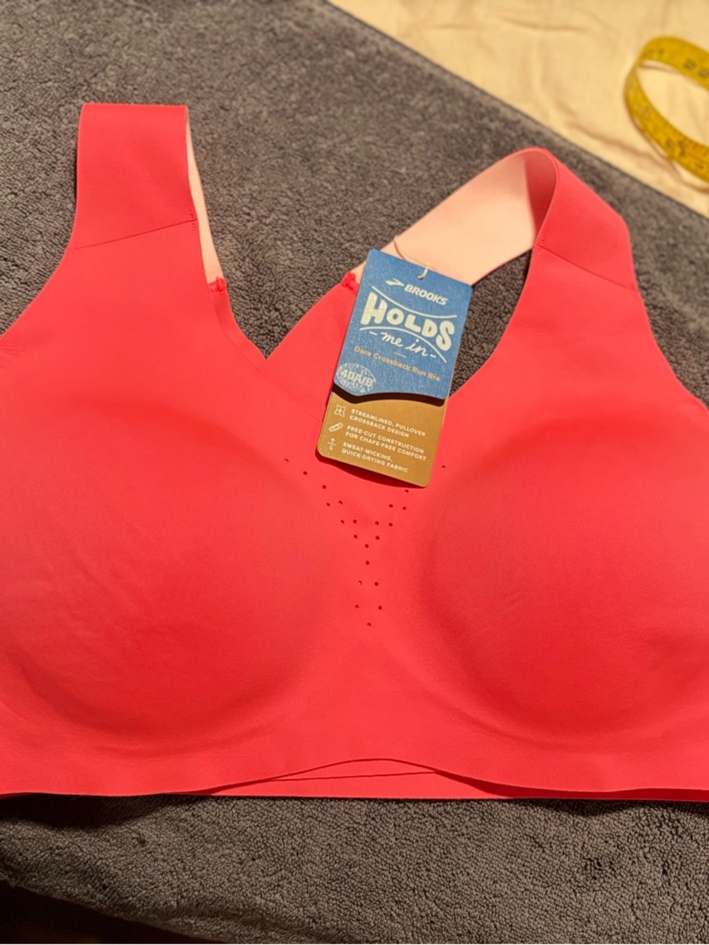 Brooks Neon Pink 
Dare Crossback Run Bra  - NWT